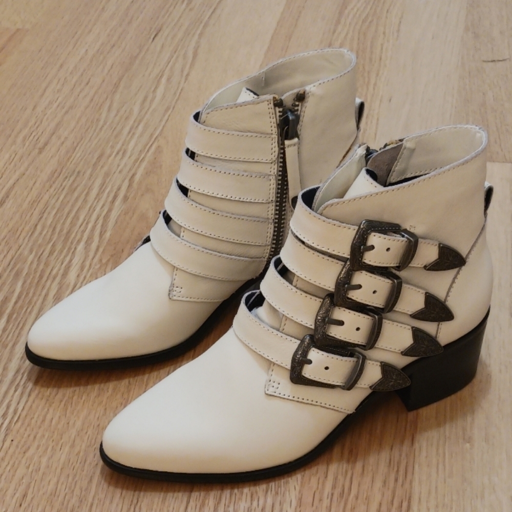 Steve Madden Billey Booties size 7.5 for women - Picture 3 of 10